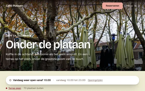 cafe.desitesmid.nl: een terras onder een oude plataan