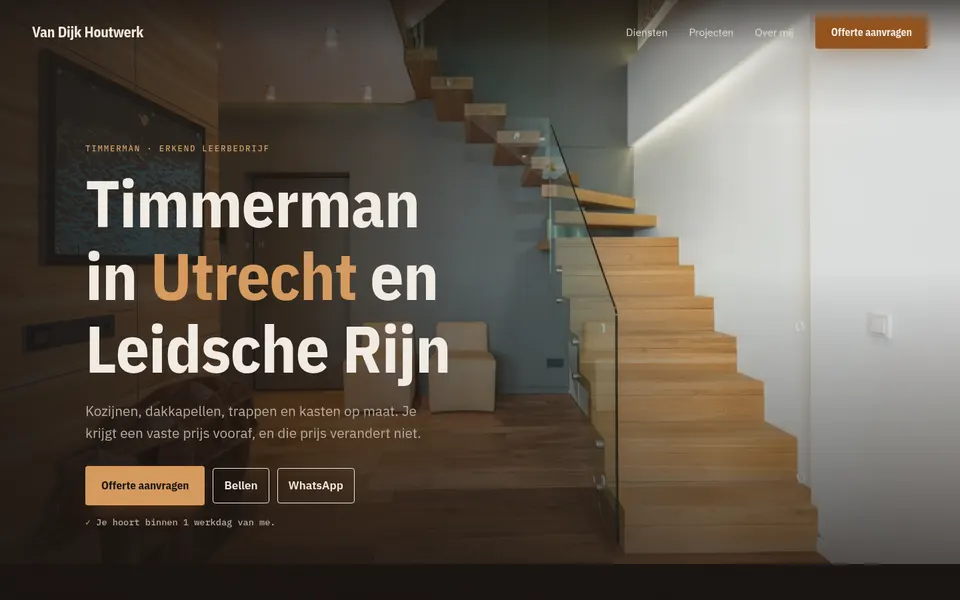 timmerman.desitesmid.nl: een eiken trap in een lichte hal